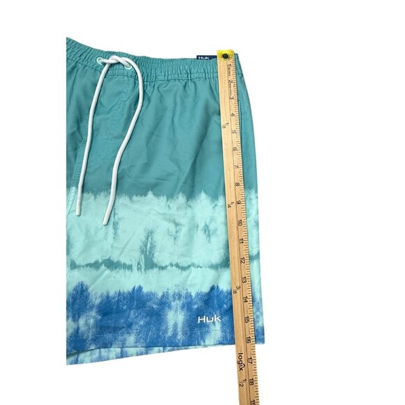 Huk Mens SIze S Performance Fishing / Swim Shorts Salt Dye Design Mesh Lined NWT - Picture 7 of 9